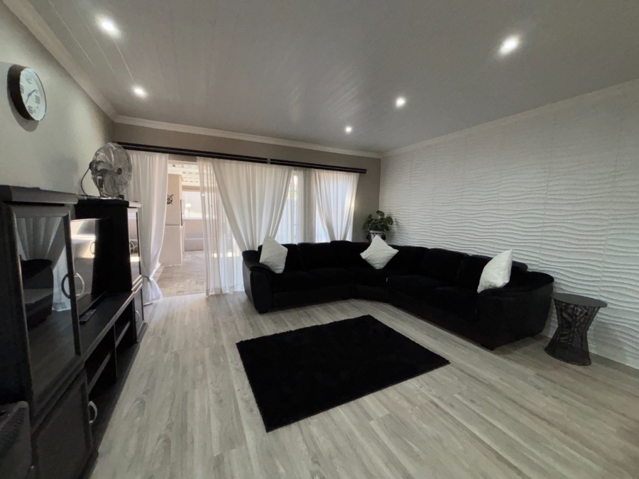 2 Bedroom Property for Sale in Pellissier Free State